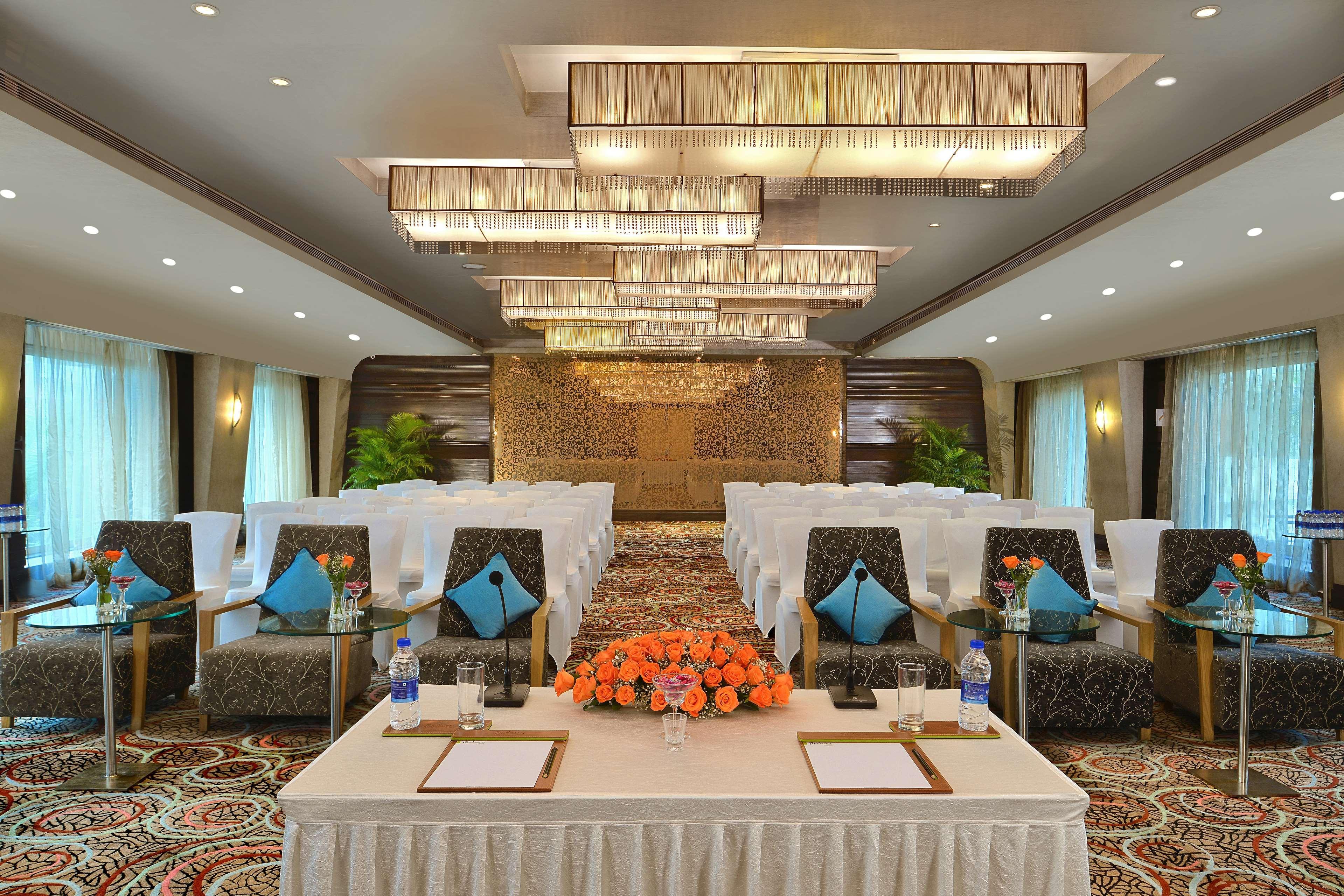 Radisson Mumbai Goregaon Ngoại thất bức ảnh