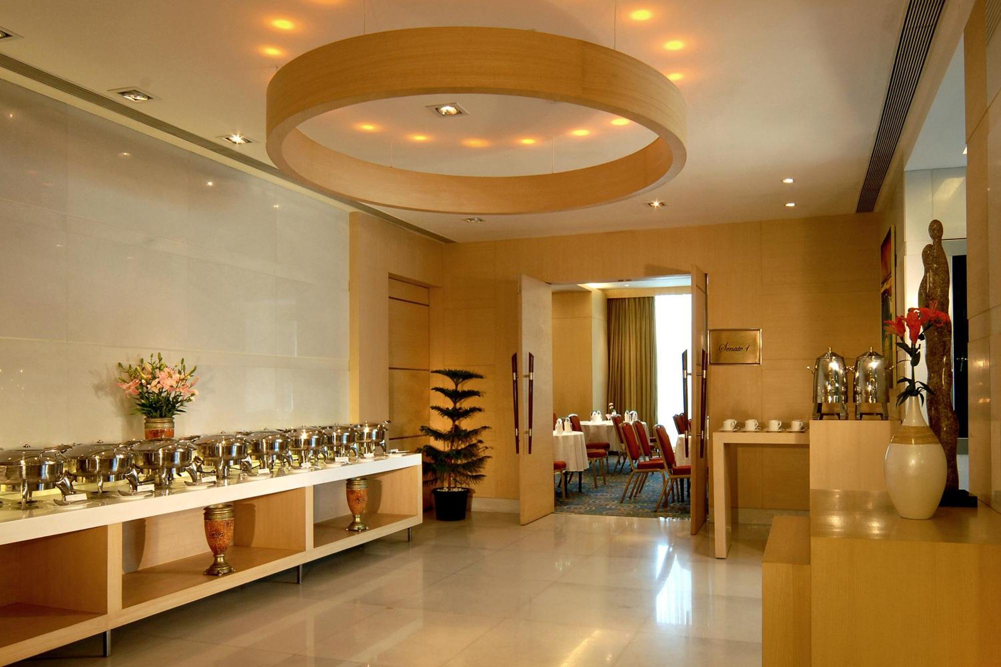 Radisson Mumbai Goregaon Ngoại thất bức ảnh