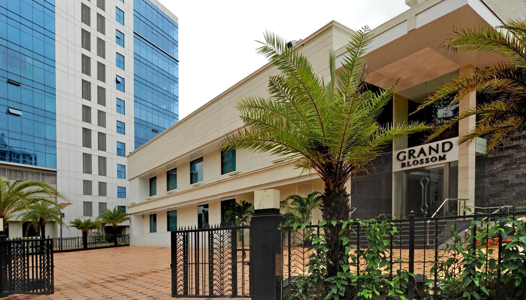 Radisson Mumbai Goregaon Ngoại thất bức ảnh