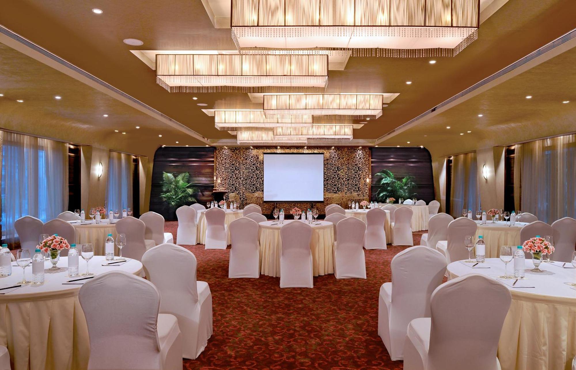 Radisson Mumbai Goregaon Ngoại thất bức ảnh